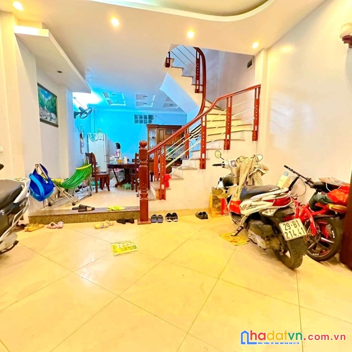 Bán nhà liễu giai, ba đình, gần phố, ở ngay, 42m2 5t mt4.5m, giá 4.8 tỷ
