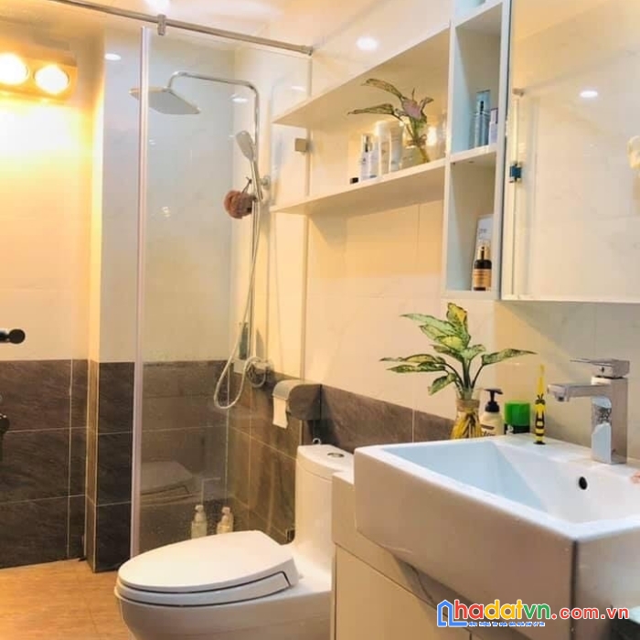 Bán nhà dương quảng hàm-45m-5tầng-gần oto-6 ngủ-tiện ích-giá 4tỷ