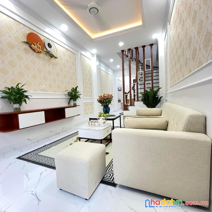 Bán nhà phân lô phố văn cao - trước nhà ô tô tránh - gara -kd bất chấp