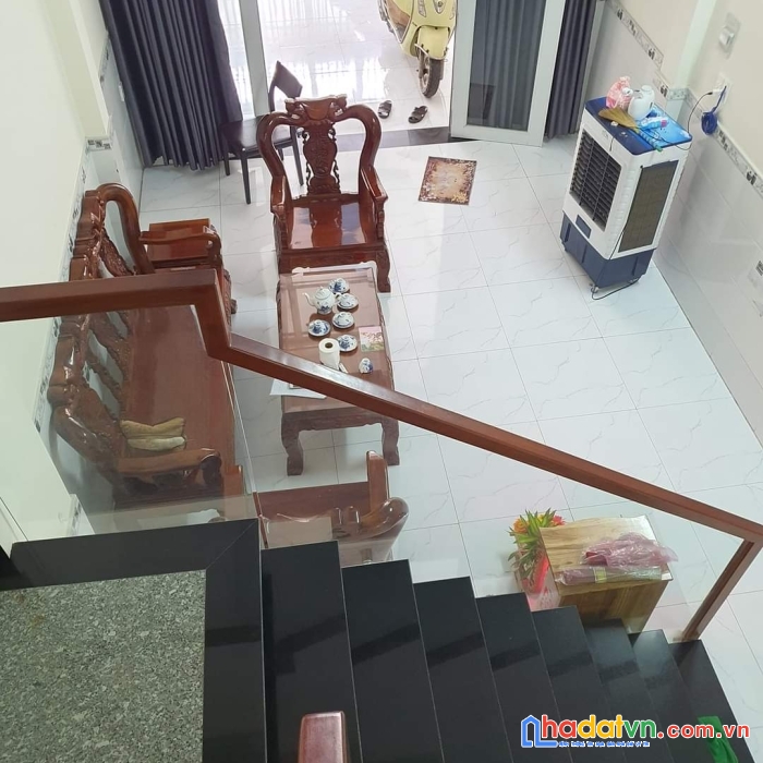 Bán nhà bình tân, hẻm xe tải đường phạm đăng giảng, sát lê trọng tấn, sổ vuông vức,  nhà rất mới
