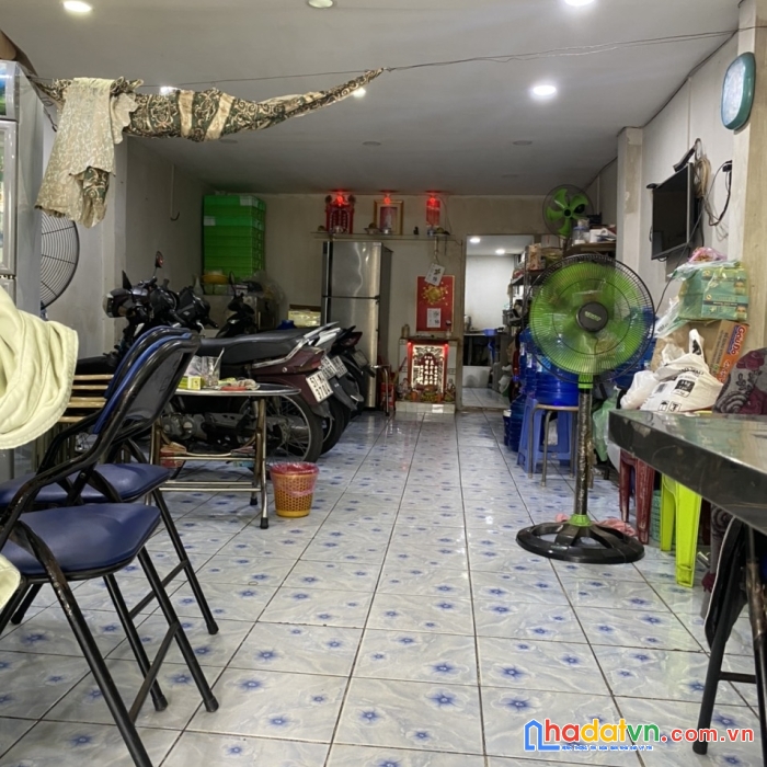 Gấp ! cần tiền bán gấp nhà mt đường lò siêu, p.12, quận 11.