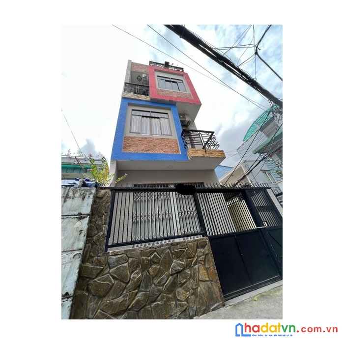 Bán nhà đường nguyễn khoái quận 4 - dt 5 x 14 - 4 tầng - giá rẻ chỉ 5 tỉ x. hẻm ô tô