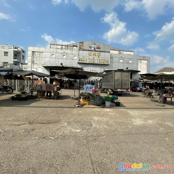 Đất ngay chợ xtt hocmon, 10x15m full thổ, hơn 4 tỷ