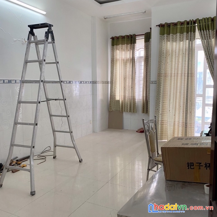 Bán nhà tân phú giá thơm hxh cách mạng 70m2 x2 tầng chỉ 3ty9