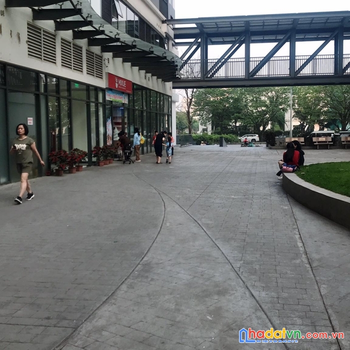 Kinh doanh đỉnh - dân cư đông đúc - tiện ích sát vinhomes - sổ lâu dài
