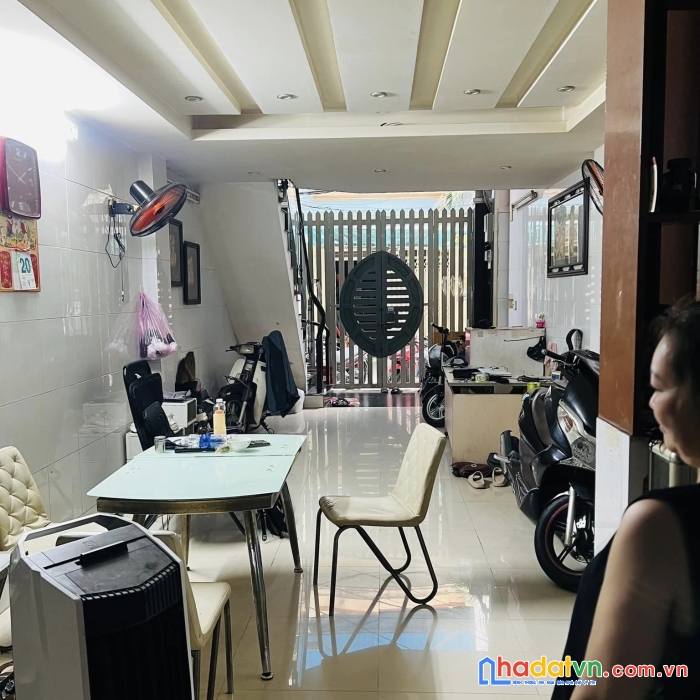 Ngộp bank, bán gấp nhà đang kinh doanh sát mặt tiền lý thường kiệt, hẻm xe tải, cho thuê giá cao