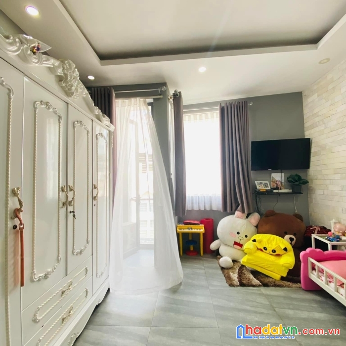 Bánbán nhà 4 tầng, hẻm xe hơi thông, hàn hải nguyên, quận 11. giá gấp bán