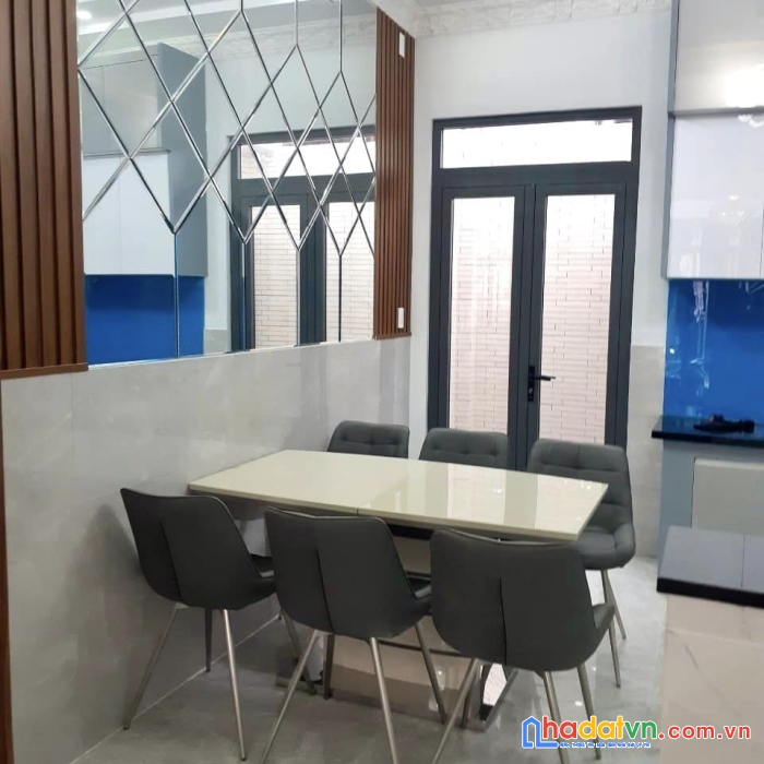 Nhà 3 tầng huỳnhtấn phát quận7,dt65m2,3pn,chỉ 4.xtỷ