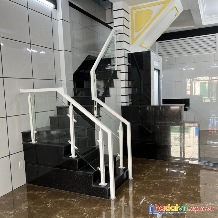 Bán gấp nhà hxh lò siêu, p.12, q.11. nhà mới tiện vào ở ngay - giá 8.3 tỷ