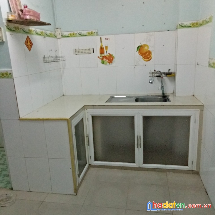 Cần tiền bán gấp nhà hẻm 2m hoà bình, p.14, quận 11.