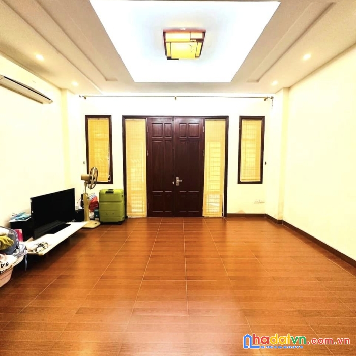 Bán nhà nguyễn chí thanh, 15m ô tô tránh, 75m2 4t, giá 8 tỷ