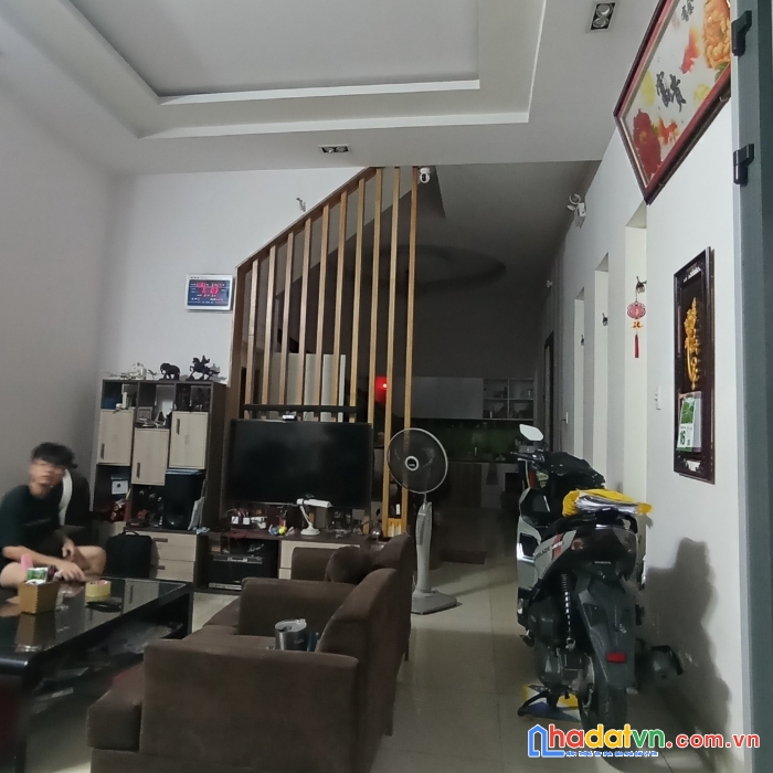 Cần tiền bán gấp nhà hxh ông ích khiêm, p14, quận 11.