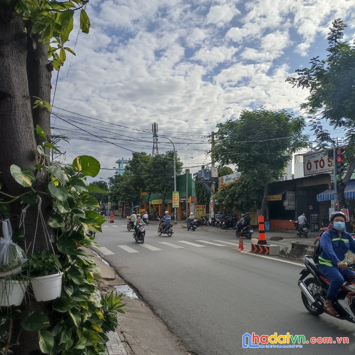 Nhà  cần bán mặt tiền huỳnh thị hai,  tch, 4 x 18 , 8.1 tỷ