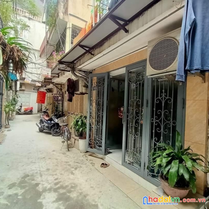 Bán gấp nhà nguyễn trãi – tx 3 tầng,ở luôn, ô tô gần 2.3 tỷ