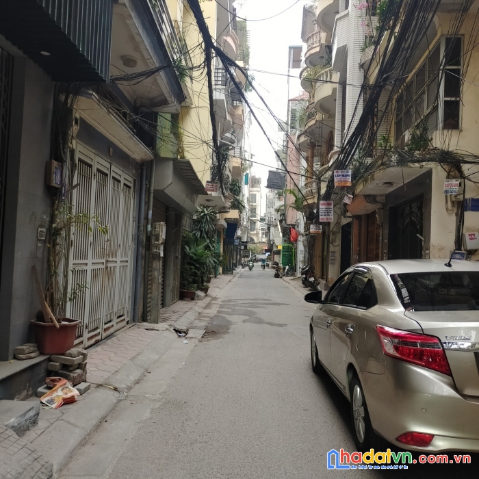 Nhà đẹp hoàng văn thái 47m2 mt4m chỉ 4.2 tỷ gara phân lô ô tô tránh