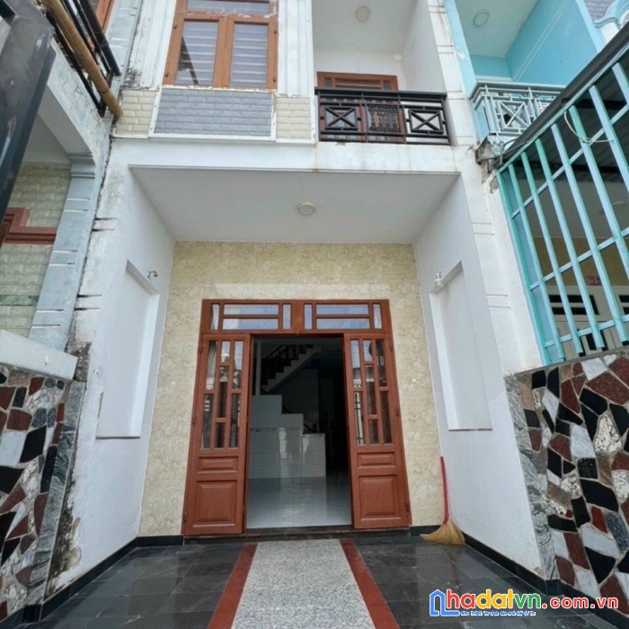 Nhà quá đẹp 75m2, 1 trệt 1 lầu, đường oto 16 chỗ, giá chỉ 2.4 tỷ bửu hòa, biên hòa