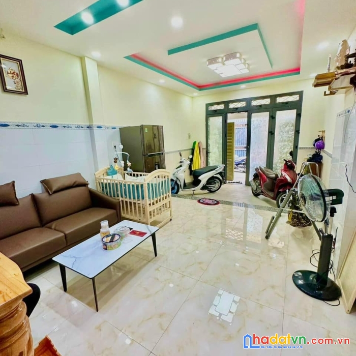 Giảm ngay 400tr do chủ ngộp bank,lê thúc hoạch, tân phú, 2 tầng, hẻm xe hơi thông.