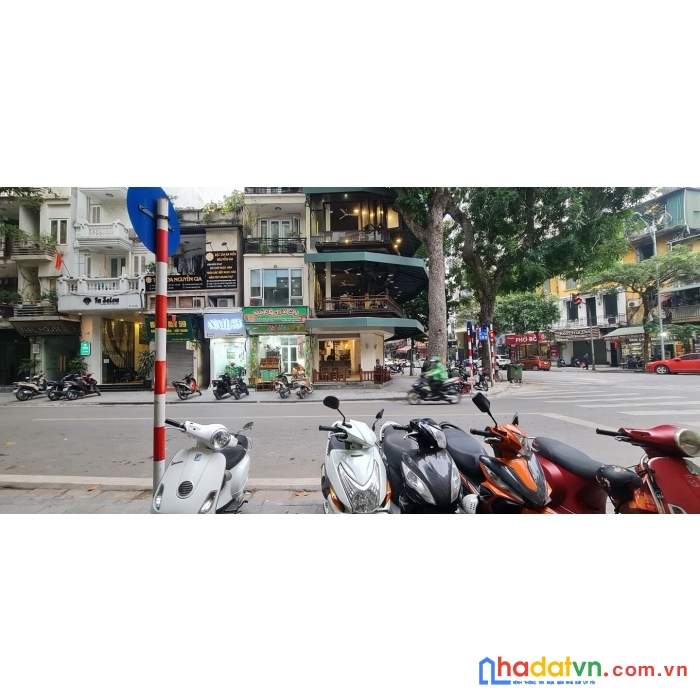 Bán khách sạn phố cổ đẹp như mơ, 9 tầng thang máy, doanh thu khủng.