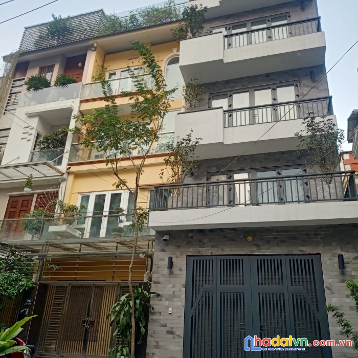 Phân lô vip hoàng cầu, đống đa, 50m2 x 5 tầng, view hồ, ô tô tránh, an sinh đỉnh