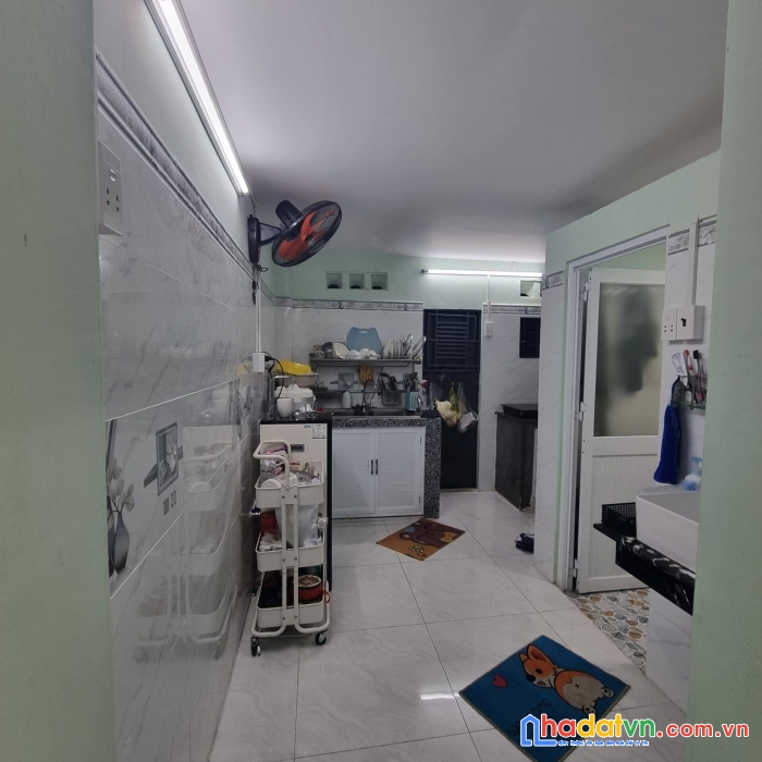 Xuất cảnh bán gấp nhà mặt tiền kinh doanh ba tháng hai, nhà chủ ở lâu đời