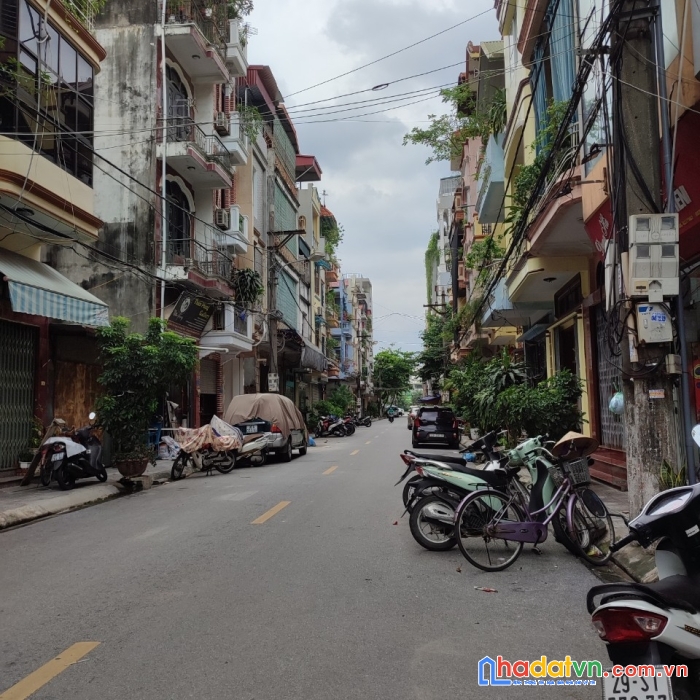 Bán nhà phố lý thường kiệt, hđ, kinh doanh, vỉa hè ô tô tránh, 40m mt4m giá 7.5 tỷ