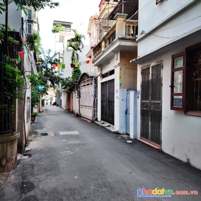 Bán nhà phố nguyễn văn cừ, 70m2, 4 tỷ, 2 mặt ngõ