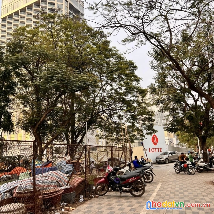 Bán đất mặt phố lạc long quân. tây hồ. lô góc đẹp. dt 252m2.giá 158 tỷ