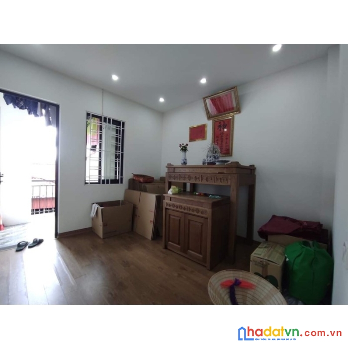 Bán gấp ngoc lâm long biên nhà đẹp 38 m2  chỉ 3.6 tỷ ngõ thông tiện ích nhiều xung quanh