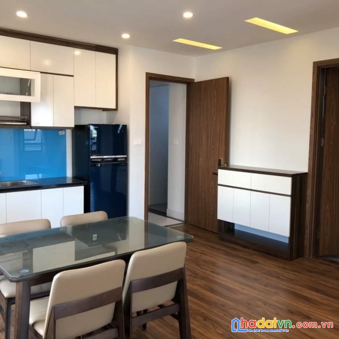 Mặt phố, thang máy, nghi tàm 142m x 6 tầng, mt 5 m, giá nhỉnh 30 tỷ.