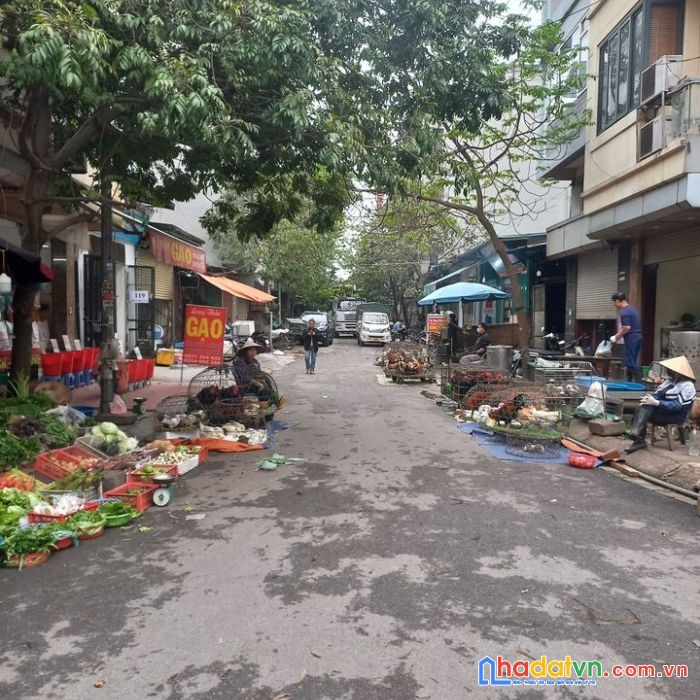 Bán nhà lk mặt chợ xa la 50m mặt tiền 4.2m 8.3 tỷ có thương lượng