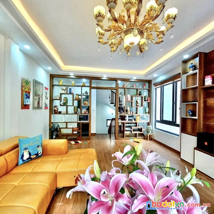 Cực phẩm !! xem ngay nhà ở xuân thủy cầu giấy 60m2 5 tầng ngõ thông thoáng, ô tô cạnh nhà, chỉ với