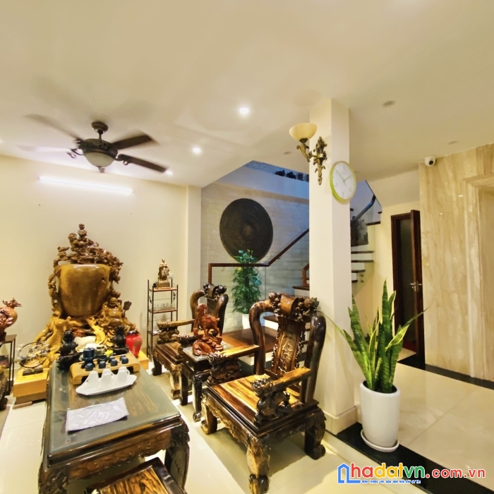 Bán gấp nhà tân mai, hoàng mai, 35m, 5t, full nội thất, phân lô, kd, nhỉnh 4 tỷ.