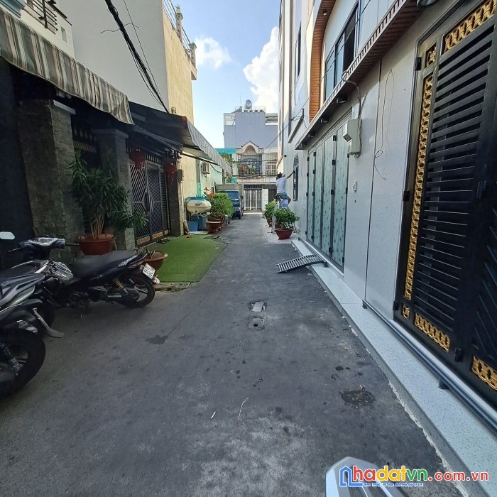 Bán nhà đối diện landmark 81 hẻm vip võ duy ninh, dt 84m chỉ 6.2 tỷ, hẻm 4m