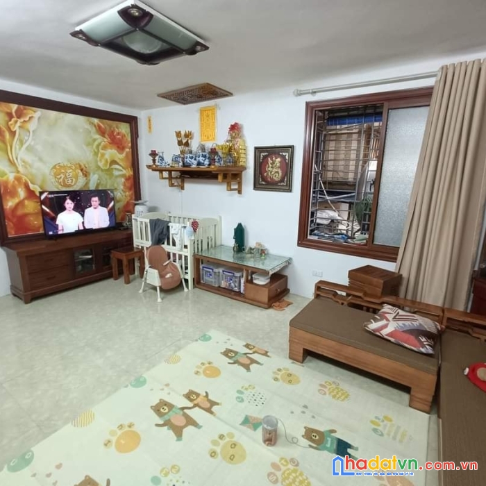 Bán gấp nhà tập thể phố nguyễn chí thanh