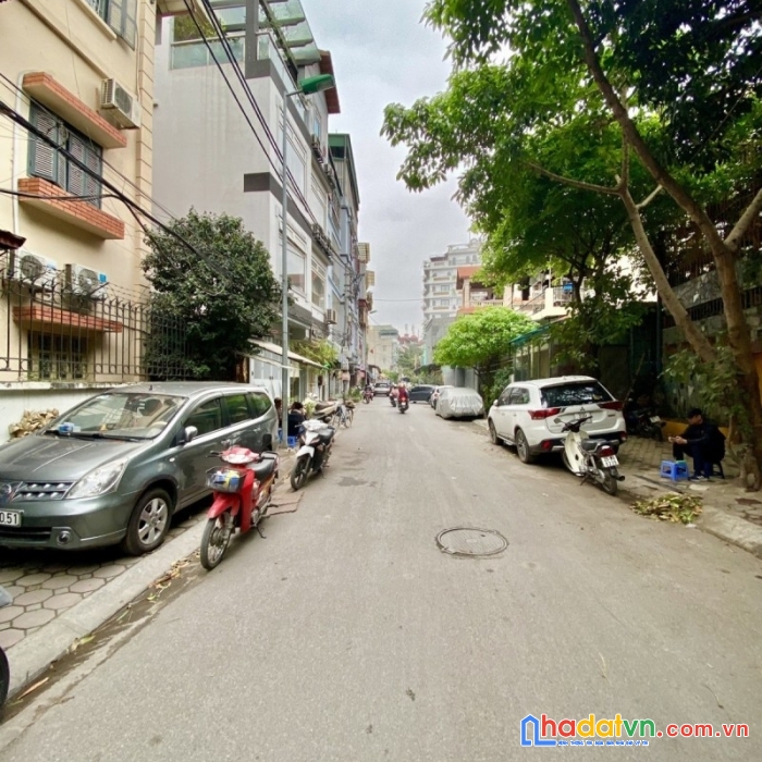 Bán nhà mặt phố hoa lâm long biên chỉ 12 tỷ vói diên tích 100 m2 kinh doanh cực tốt