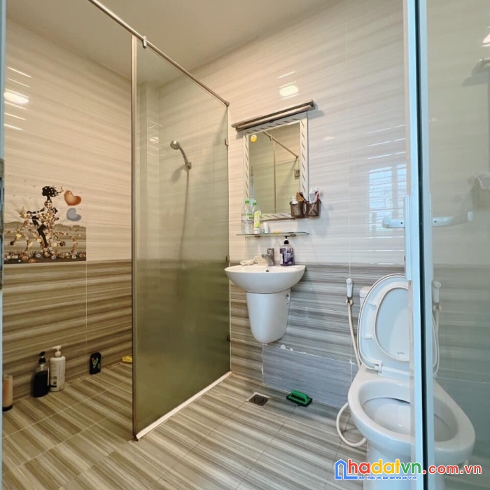 Bán nhà lương yên hai bà trưng 82m2 x2 tầng mt 2.5/6.3m giá 20.5 tỷ