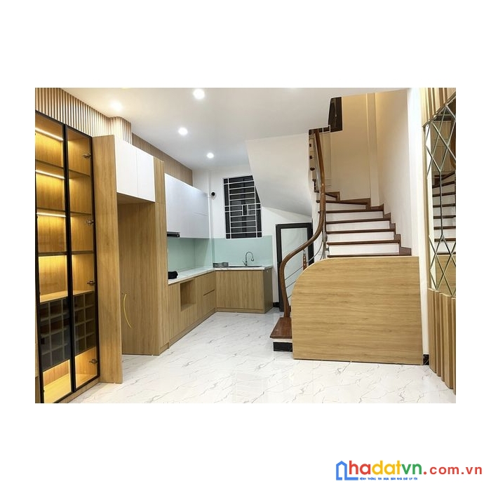 Bán nhà văn chương, đống đa, ô tô, gần hồ, 38m2 5t mt3.8m, giá 5.2 tỷ