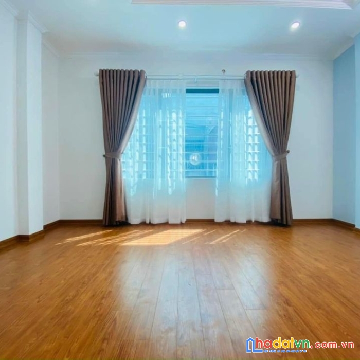 Bán nhà cầu giấy-48m-gần chợ-oto 20m-tiện ích-an sinh-trung tâm-giá 4tỷ