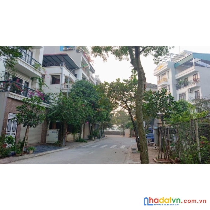 Đất khu đấu giá phúc lợi, siêu vip, vỉa hè, hàng xóm vinhome riverside.