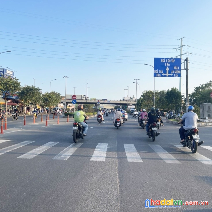 Nhà mặt tiền giá trong hẻm - hơn 117m2, ngang 5.3m, 4 tầng - ngay siêu thị metro quận 12 - tặng