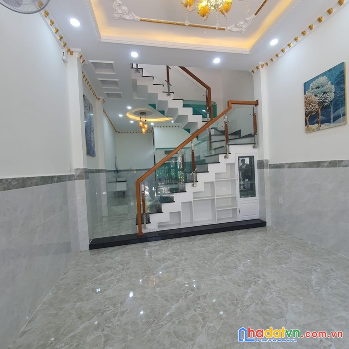 Bán nhà 3 tầng đường lê văn quới, hẻm 4m, 48m2 chỉ 5.6 tỷ- tặng toàn bộ dụng cụ nhà bếp