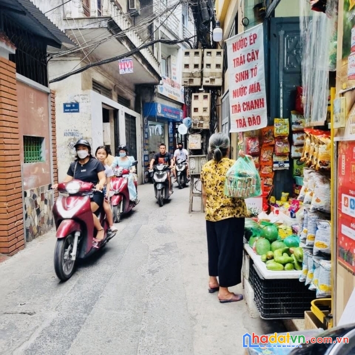 Bán gấp nhà mặt ngõ quỳnh, hai bà trưng, 35m, 5t mới koong, kd sầm uất, nhỉnh 5 tỷ.