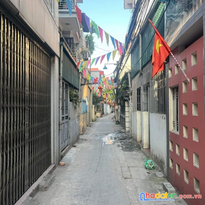 Đất thượng thanh tặng cấp 4 sạch đẹp , giá phù hợp, vừa tiền - ở luôn