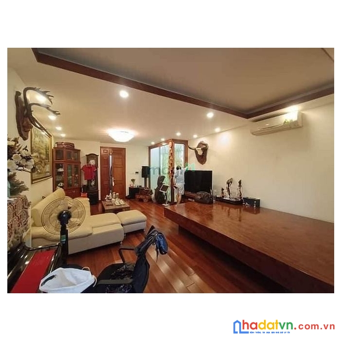 Bán nhà phố lê văn lương. cầu giấy. dt rộng 216m2. 4 tầng. giá 21 tỷ