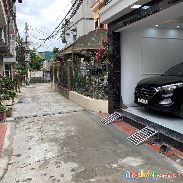 Bán nhà ga ra ô tô, nhà mới kính koong, ngõ thông, sau quy hoạch nhà ra mặt phố đường rộng 17.5m