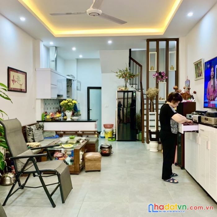 Bán nhà thanh xuân, ô tô qua, 
lô góc, kinh doanh, 40m, 4 tầng, 
giá hơn 4 tỷ