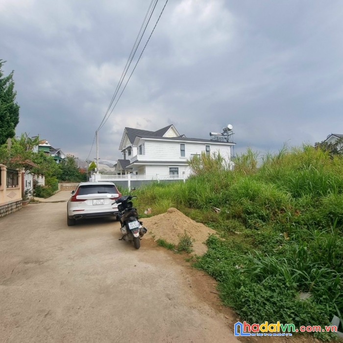 Lô đất nằm trong khu biệt thự nam hồ, phường 11, tp. đà lạt, giá bán 12 tỷ