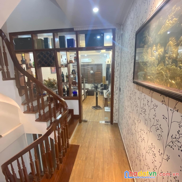 Bán nhà phố nghĩa đô, cầu giấy lô góc, ô tô đỗ cửa, kinh doanh đẹp 42m2, 5 tầng ở ngay
