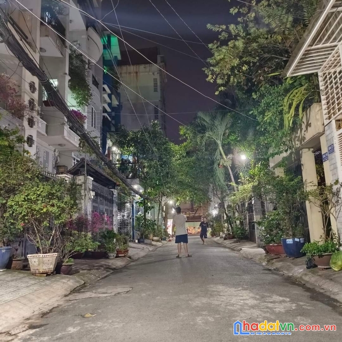 Bán nhà hẻm xe hơi cách mạng tháng 8 - 54m2 - 3 tầng đẹp