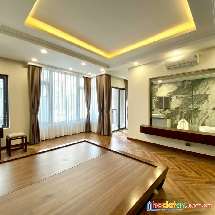 Bán nhà phố hoàng như tiếp, dt80m², 6 tầng, thang máy, 3 bước ra hồng tiến, well spring.